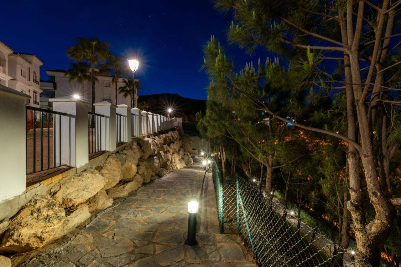 Neptuno Malaga Apartamento De Lujo Rincon de la Victoria Bagian luar foto