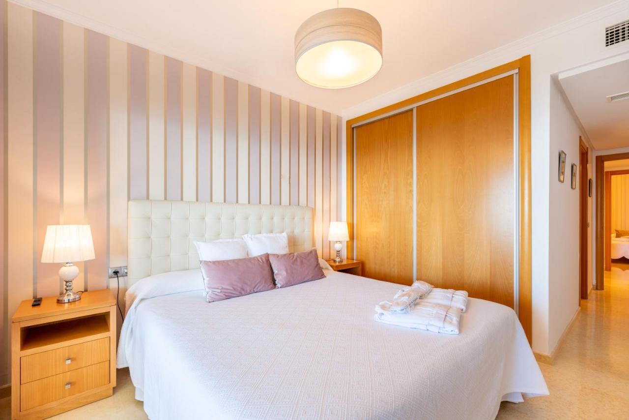 Neptuno Malaga Apartamento De Lujo Rincon de la Victoria Bagian luar foto